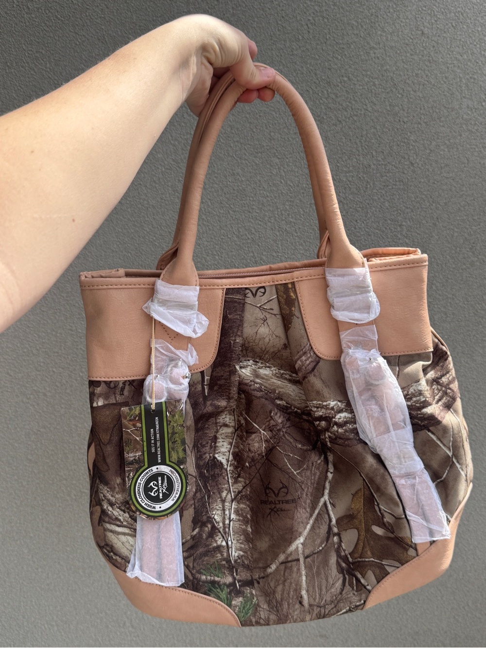 Realtree Patterned Tote Bag in Pink and Brown